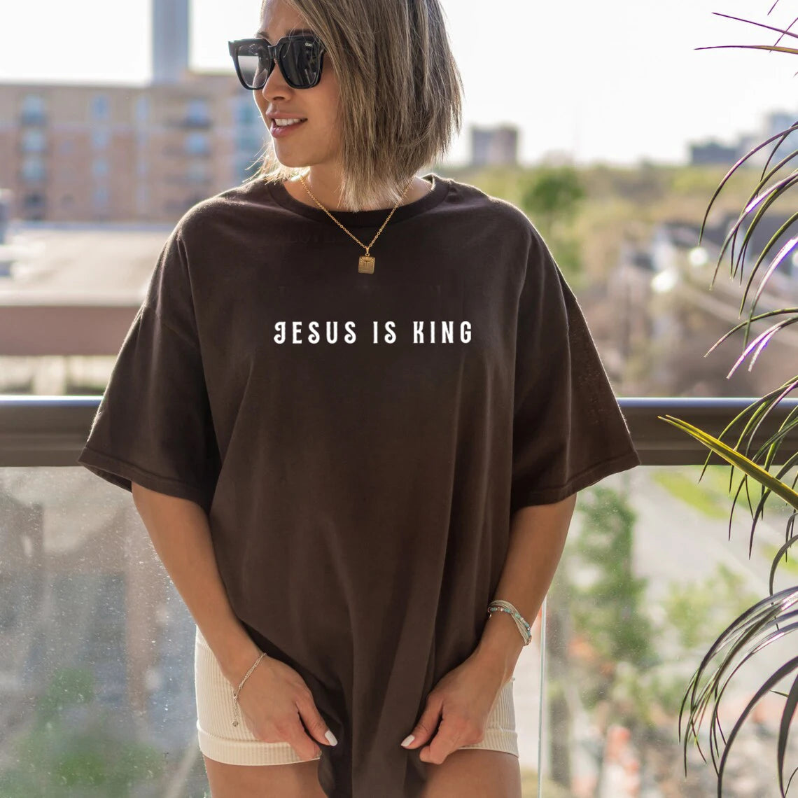 Jesus Is King, The King Is Coming Oversized T-Shirt – Trendy Christian Loose Fit for Women